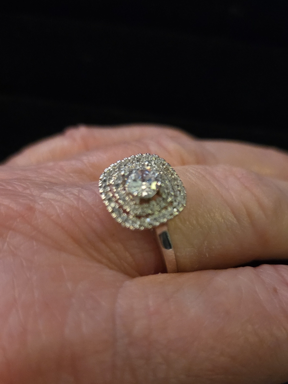 NEW - Ring...size 8 - Picture 2 of 4